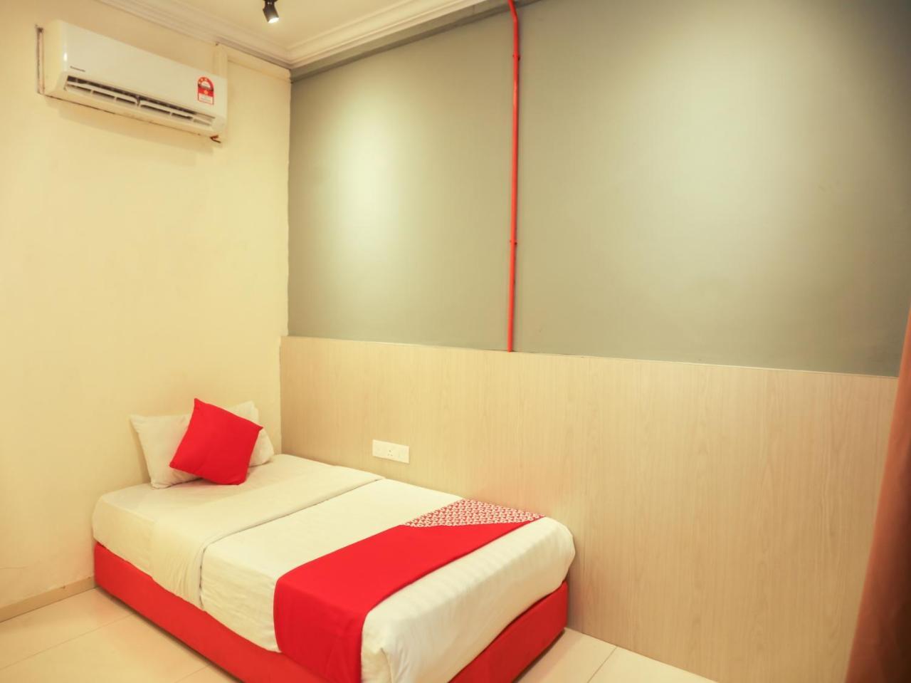 Oyo 727 Hotel Rafflesia Kota Kinabalu Exterior photo